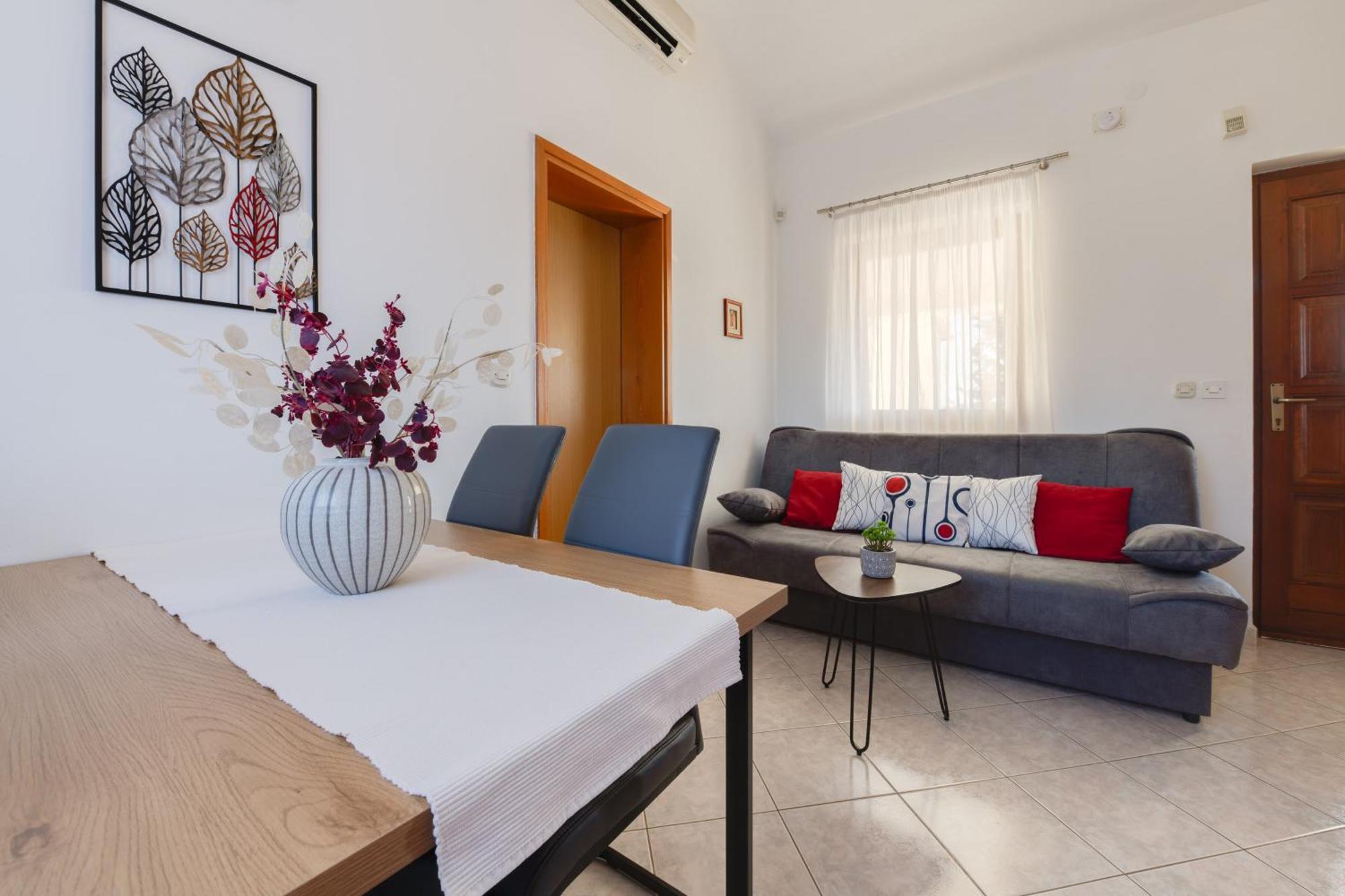 Villa Livia With Three Nice Apartments, Swimming Pool, Childrens Playground, Barbecue And Free Parking Liznjan Ngoại thất bức ảnh