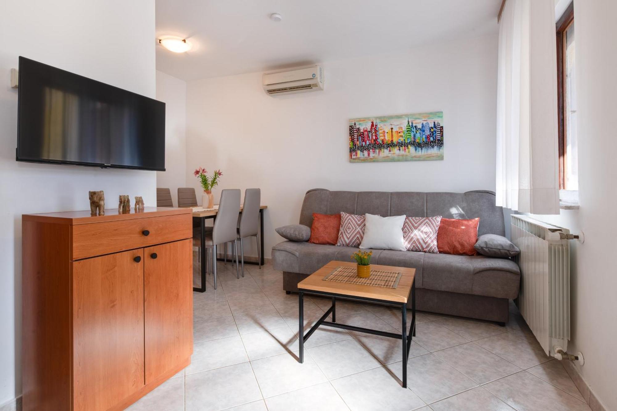 Villa Livia With Three Nice Apartments, Swimming Pool, Childrens Playground, Barbecue And Free Parking Liznjan Ngoại thất bức ảnh